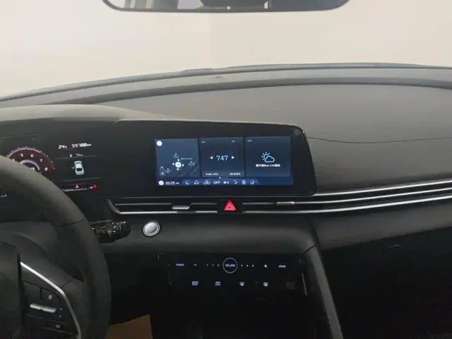 Hyundai Elantra — Фото автомобиля 13