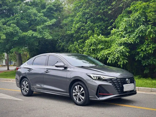 Changan Eado — Фото автомобиля 3