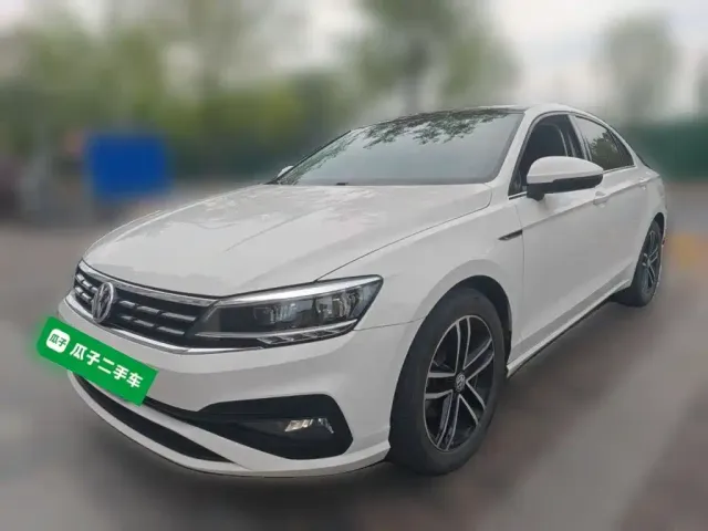 Фотография автомобиля — Volkswagen Lamando