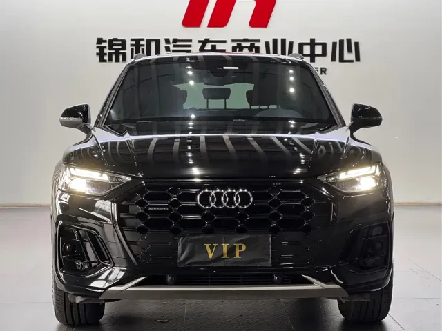 Фотография автомобиля — Audi Q5L