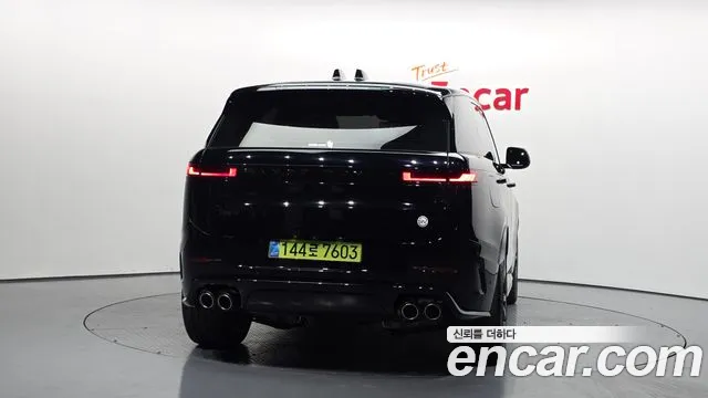 Land Rover Range Rover Sport — Фото автомобиля 4