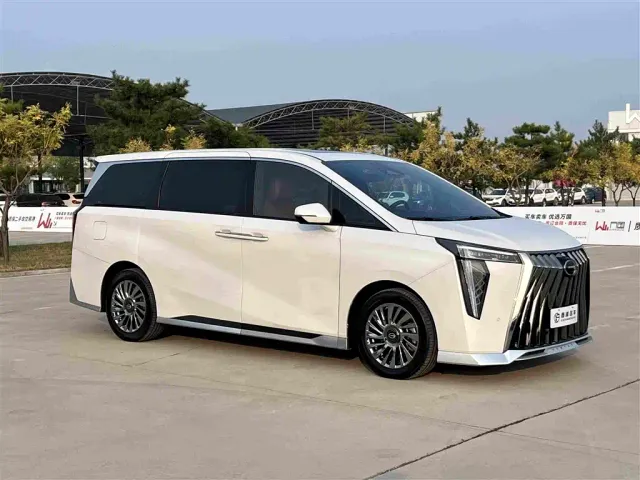 GAC Trumpchi M8 — Фото автомобиля 3