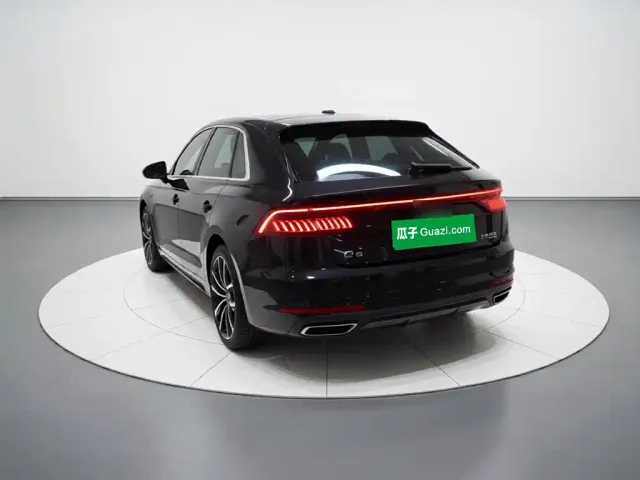 Audi Q8 — Фото автомобиля 4
