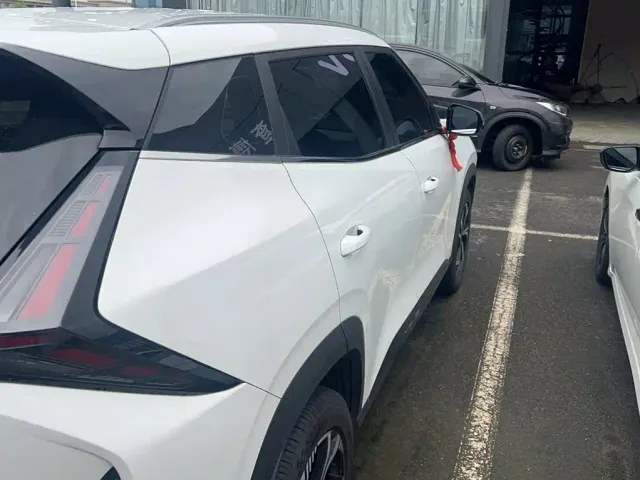 Geely Boyue — Фото автомобиля 12