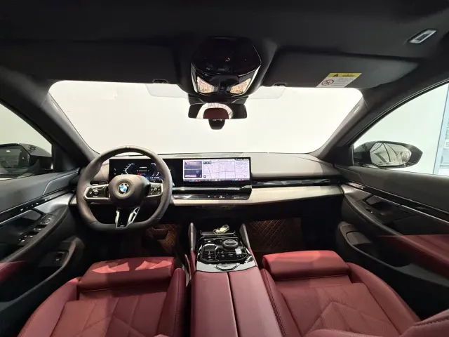BMW 5 Series — Фото автомобиля 11
