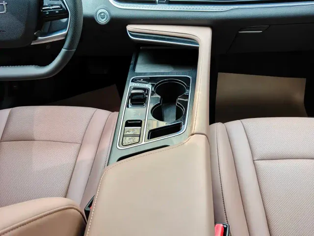 Bestune B70 — Фото автомобиля 7