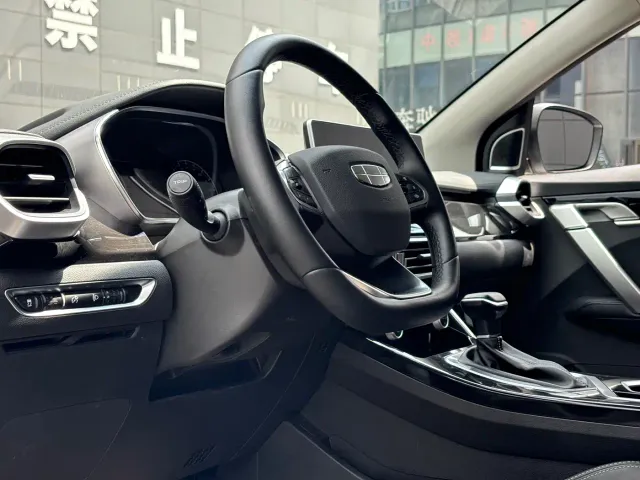 Geely Binyue — Фото автомобиля 16