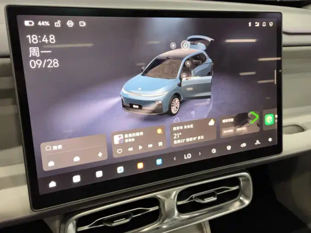 Leapmotor B10 — Фото автомобиля 13