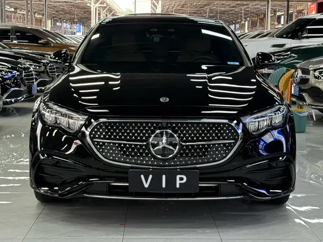 Mercedes-Benz E-Class — Фото автомобиля 2