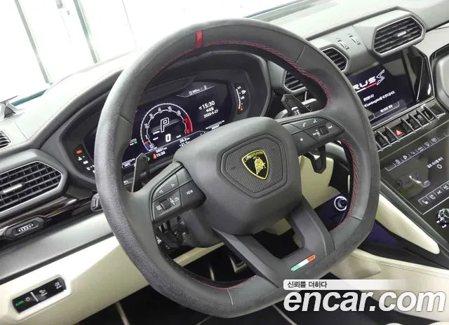 Lamborghini Urus — Фото автомобиля 14