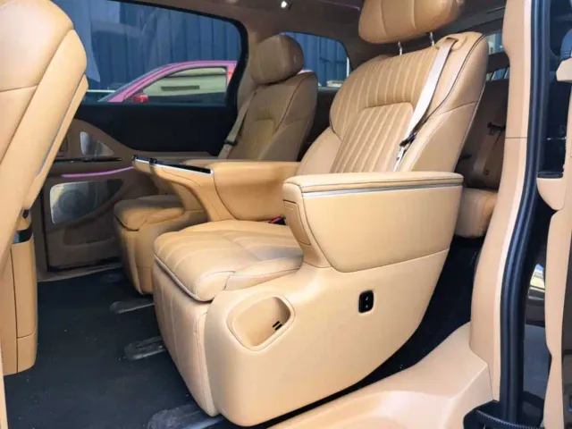 Voyah Auto Voyah Dreamer 2025 PHEV AWD Flagship Kunpeng Edition — Фото автомобиля 14