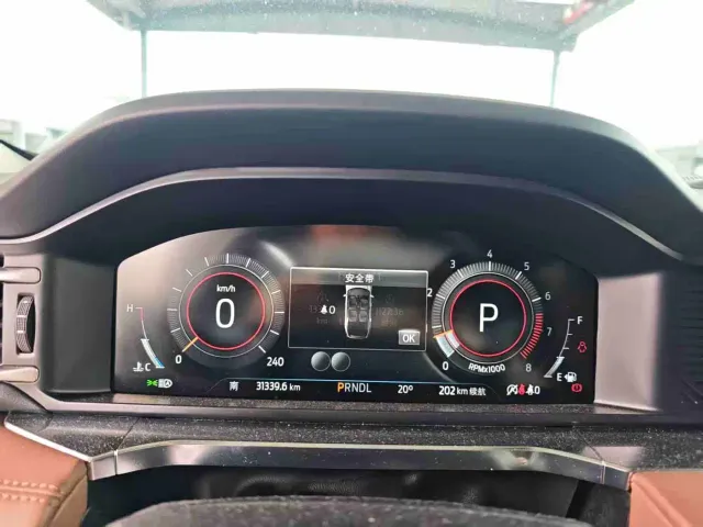Ford Explorer — Фото автомобиля 10