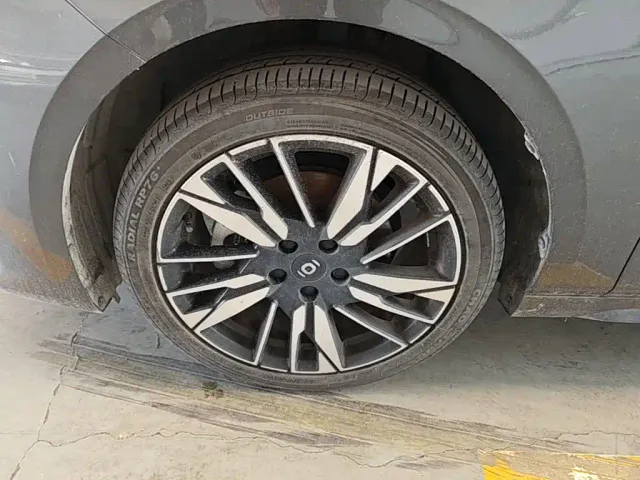 Changan Qiyuan A05 — Фото автомобиля 22