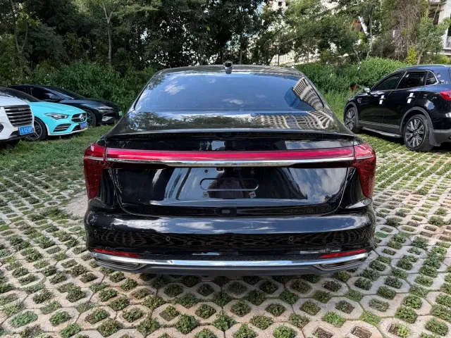 Hongqi H5 — Фото автомобиля 14
