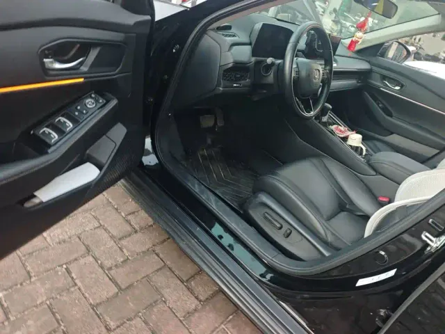 Honda Accord — Фото автомобиля 12