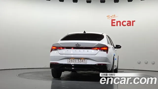 Hyundai Avante CN7 — Фото автомобиля 4