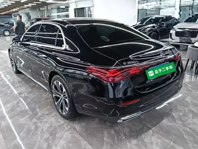 Mercedes-Benz E-Class — Фото автомобиля 4