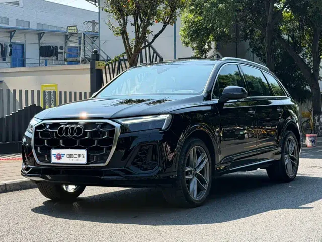Фотография автомобиля — Audi Q7
