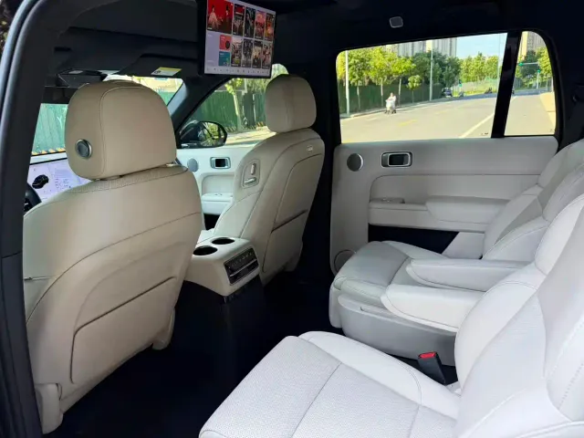 Li Auto L9 — Фото автомобиля 5