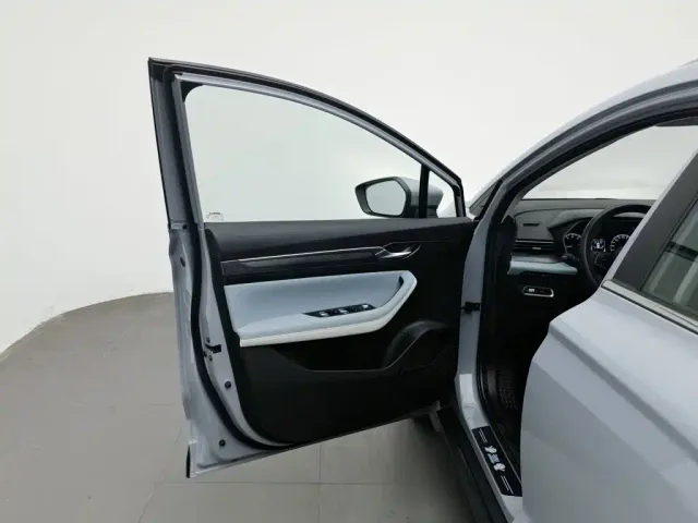 Geely Emgrand S — Фото автомобиля 8