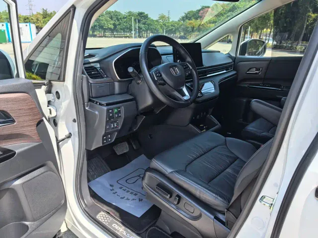 Honda Odyssey — Фото автомобиля 8