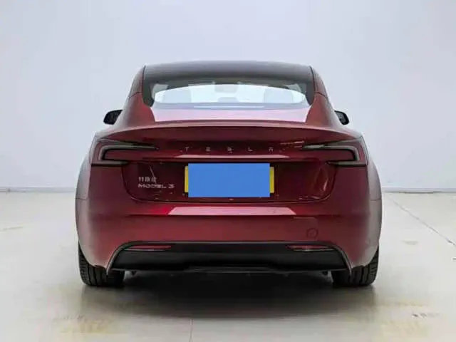 Tesla Model 3 — Фото автомобиля 6