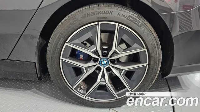 BMW i5 G60 — Фото автомобиля 21