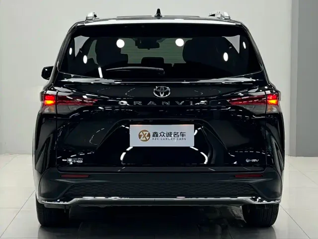 Toyota Granvia — Фото автомобиля 4