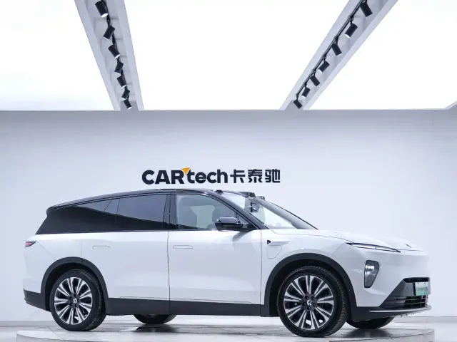 Nio ES8 — Фото автомобиля 6