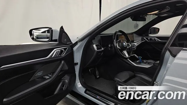 BMW i4 — Фото автомобиля 10