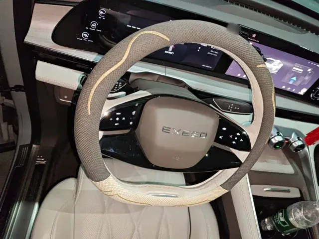 Exeed RX — Фото автомобиля 6