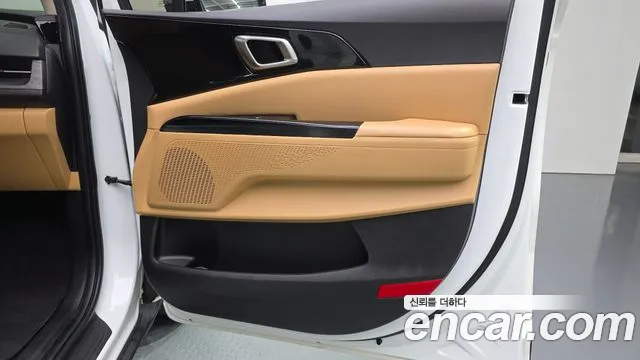 Kia Carnival Generation 4 — Фото автомобиля 14