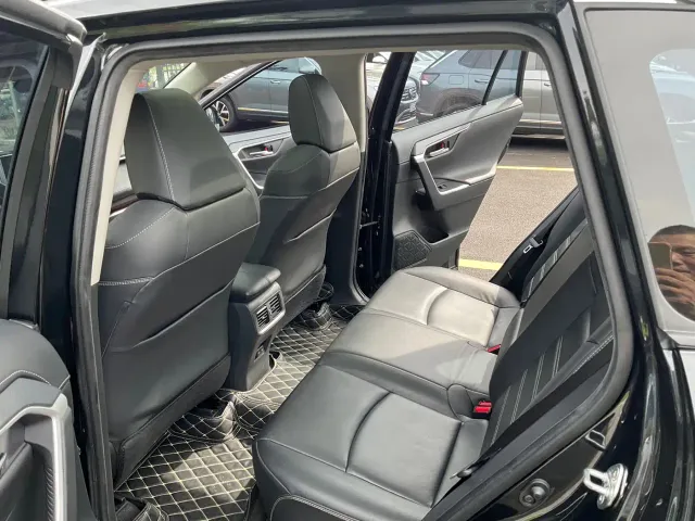 Toyota RAV4 — Фото автомобиля 11
