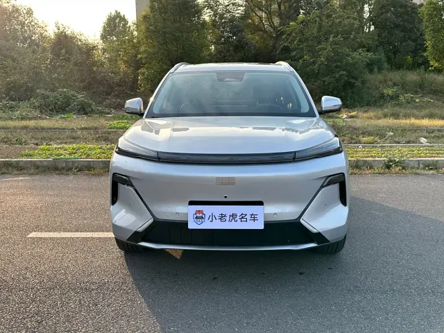 Geely Galaxy Starship 7 EM-i — Фото автомобиля 2
