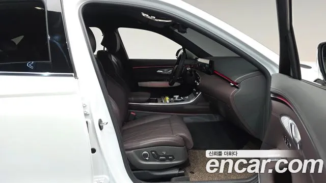 Genesis GV70 — Фото автомобиля 16