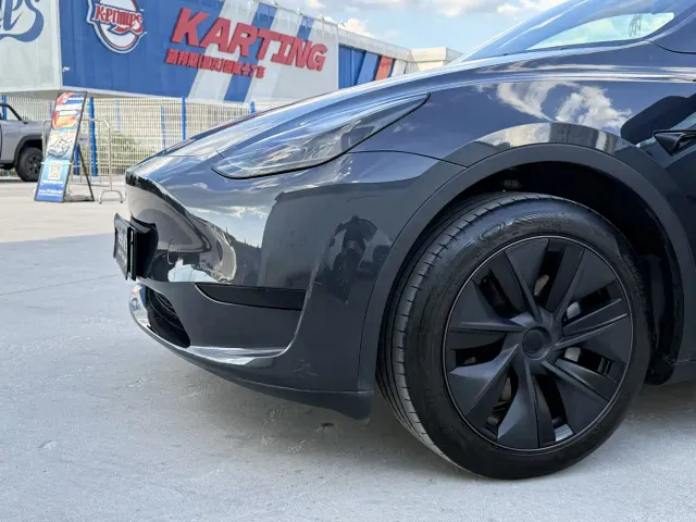 Tesla Model Y — Фото автомобиля 9