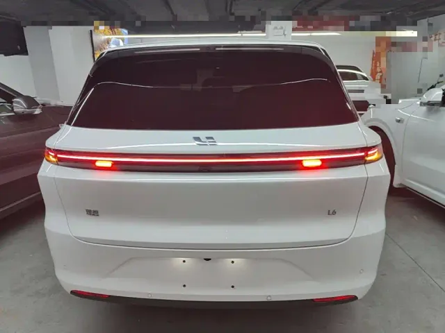Li Auto L6 — Фото автомобиля 5