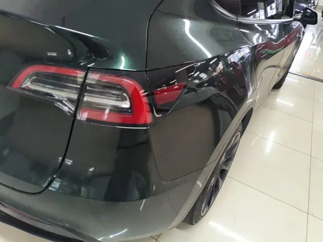 Tesla Model Y — Фото автомобиля 7