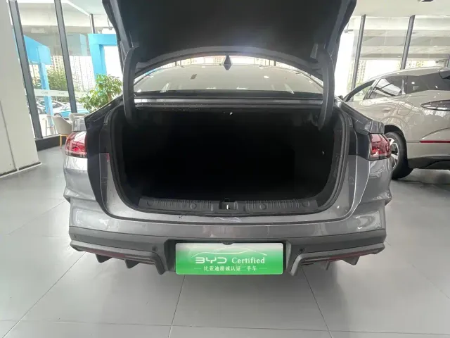 BYD Qin L — Фото автомобиля 14