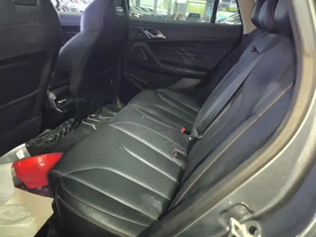 Roewe RX5 — Фото автомобиля 16