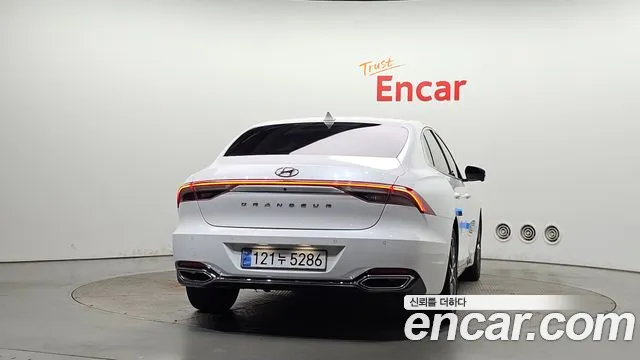 Hyundai Grandeur New — Фото автомобиля 4