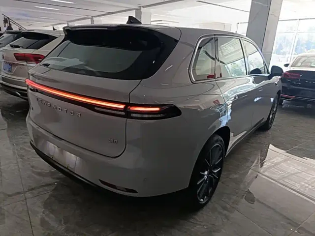 Leapmotor C10 — Фото автомобиля 6