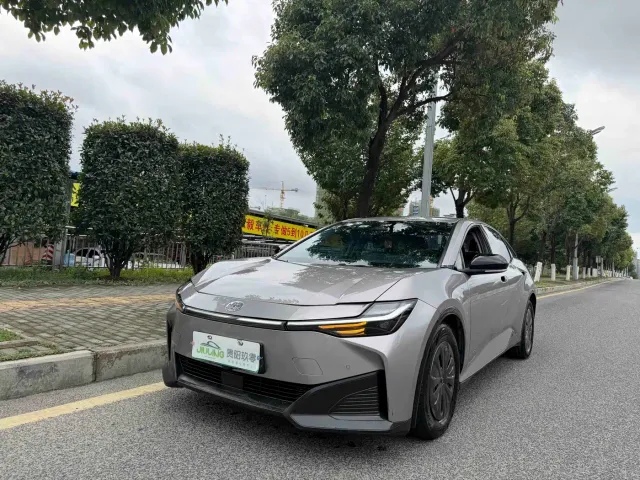 Toyota bZ3 — Фото автомобиля 2