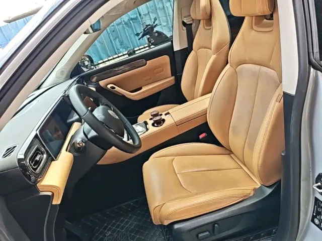 Leapmotor C11 — Фото автомобиля 14