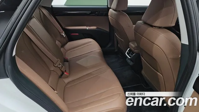 Hyundai Grandeur Grandeur (GN7) 2.5 Бензин 2WD — Фото автомобиля 12
