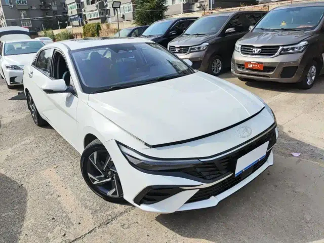 Hyundai Elantra — Фото автомобиля 3