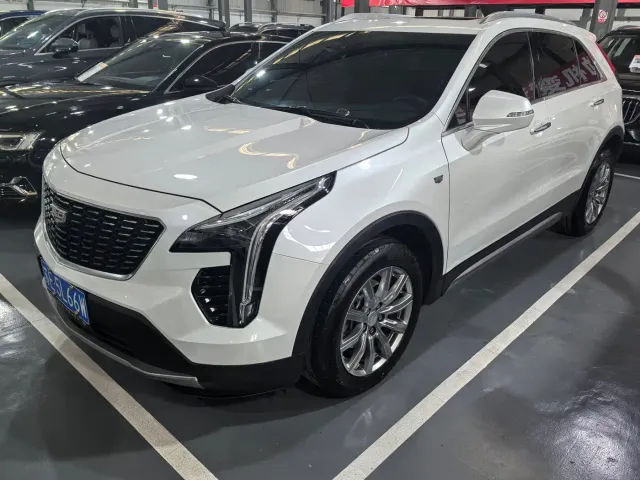 Фотография автомобиля — Cadillac XT4