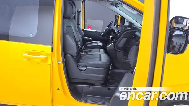 Hyundai Staria Staria L3.5 Школьный автобус — Фото автомобиля 8