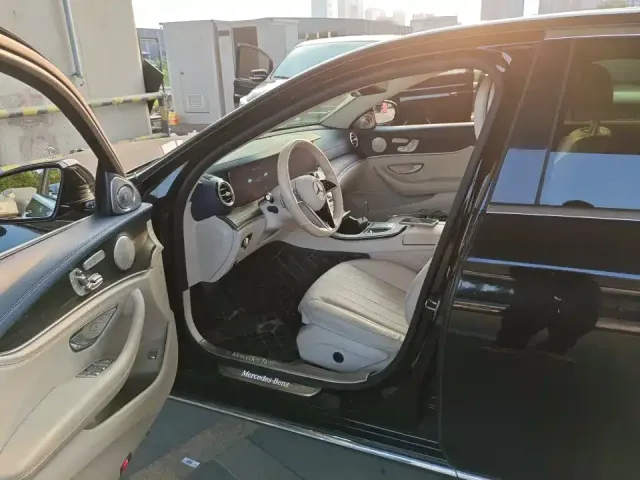 Mercedes-Benz Mercedes-Benz E-Class 2022 E 300 L Fashion — Фото автомобиля 2