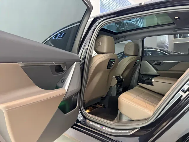 BMW 5 Series — Фото автомобиля 5